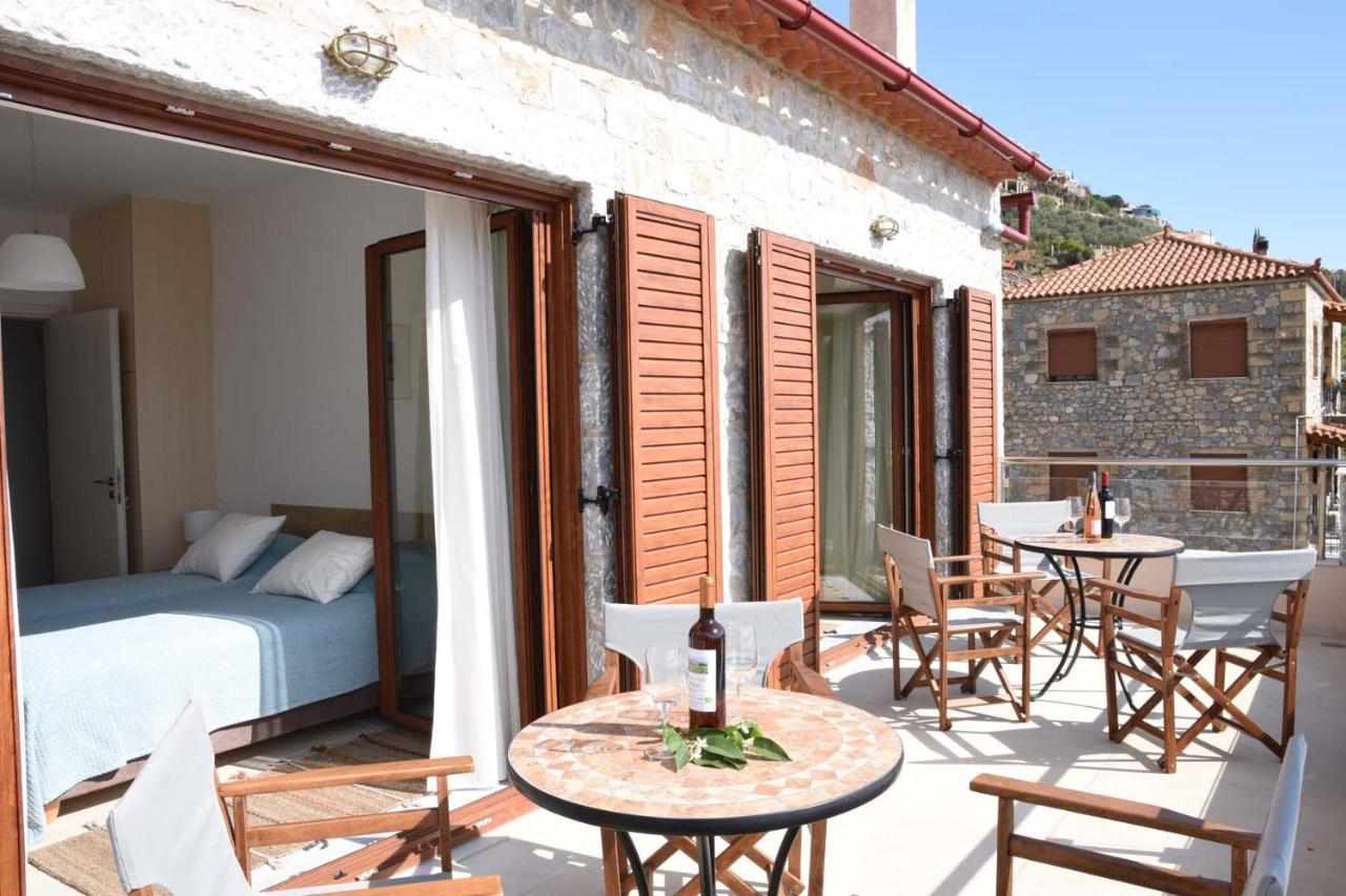 Villa Dafni - Infinite Sea Vistas With Private Pool Kalamáta Buitenkant foto