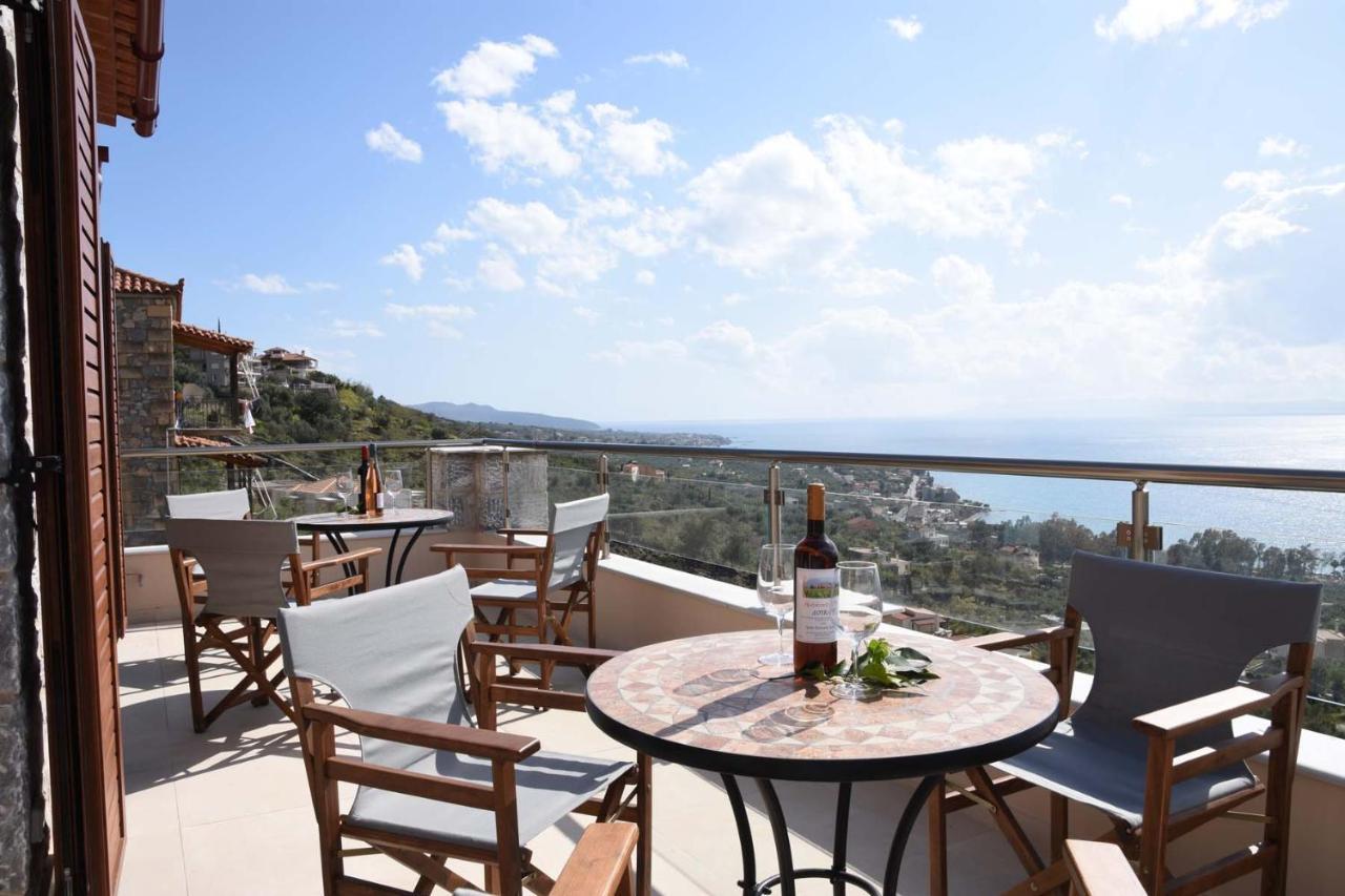 Villa Dafni - Infinite Sea Vistas With Private Pool Kalamáta Buitenkant foto