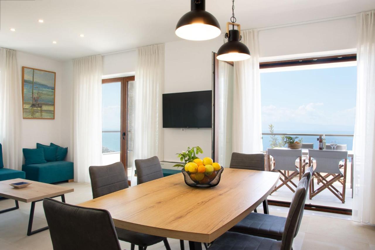 Villa Dafni - Infinite Sea Vistas With Private Pool Kalamáta Buitenkant foto