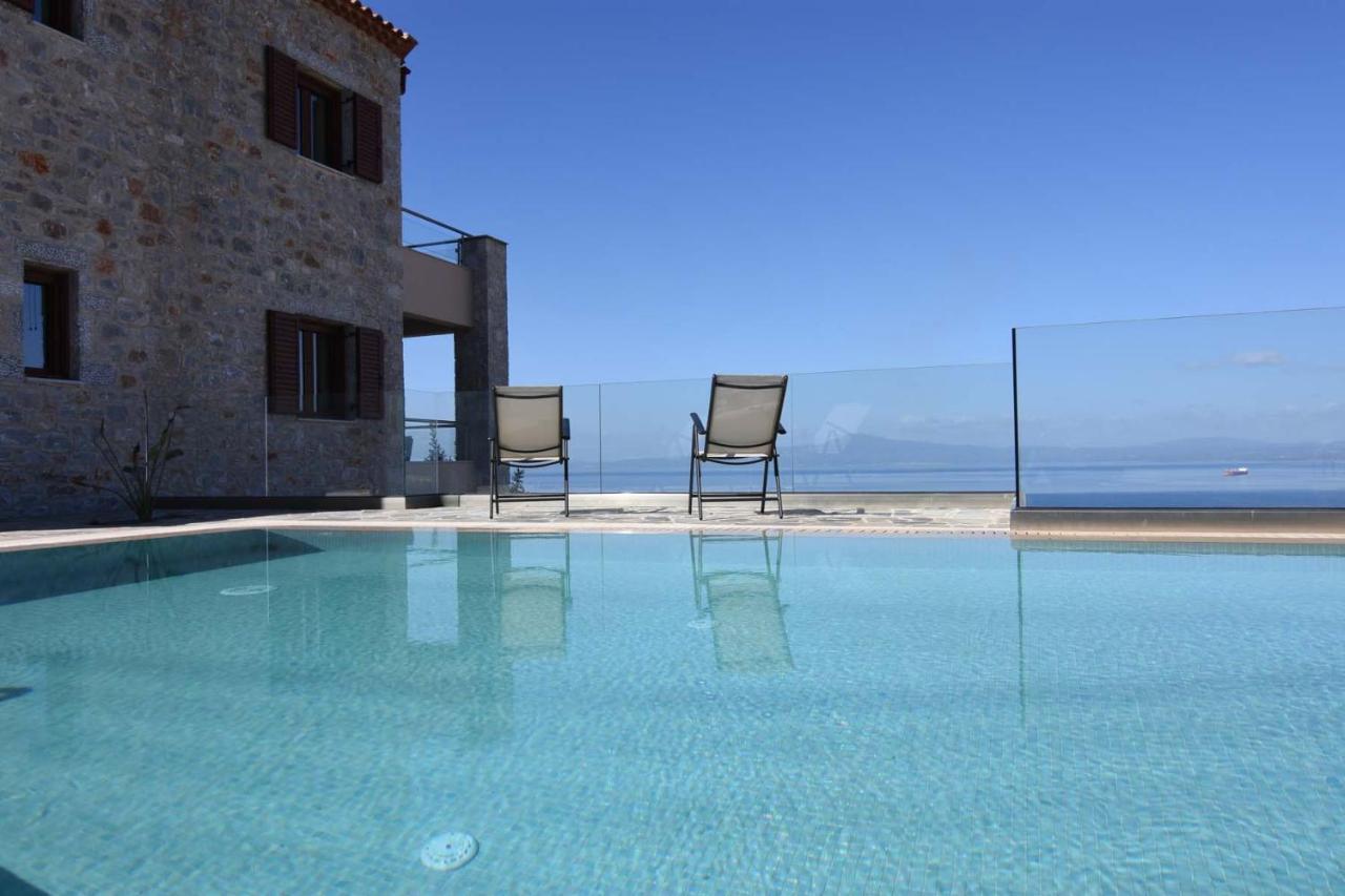 Villa Dafni - Infinite Sea Vistas With Private Pool Kalamáta Buitenkant foto