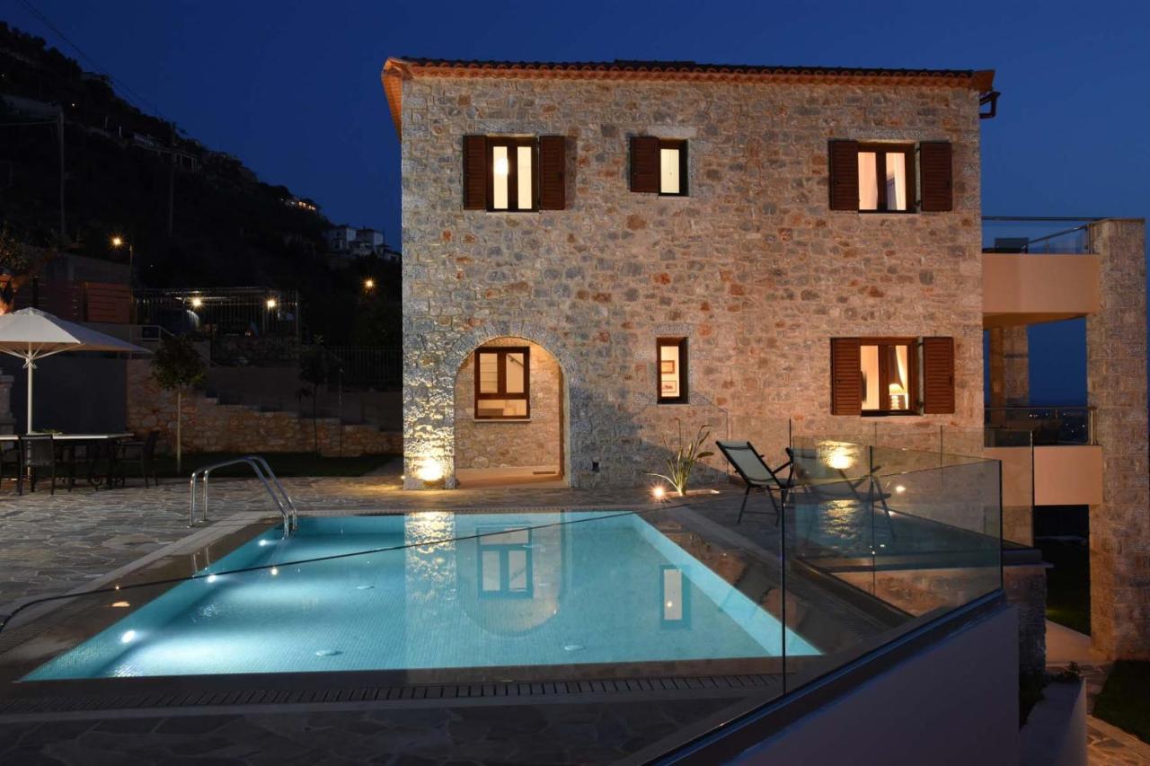 Villa Dafni - Infinite Sea Vistas With Private Pool Kalamáta Buitenkant foto