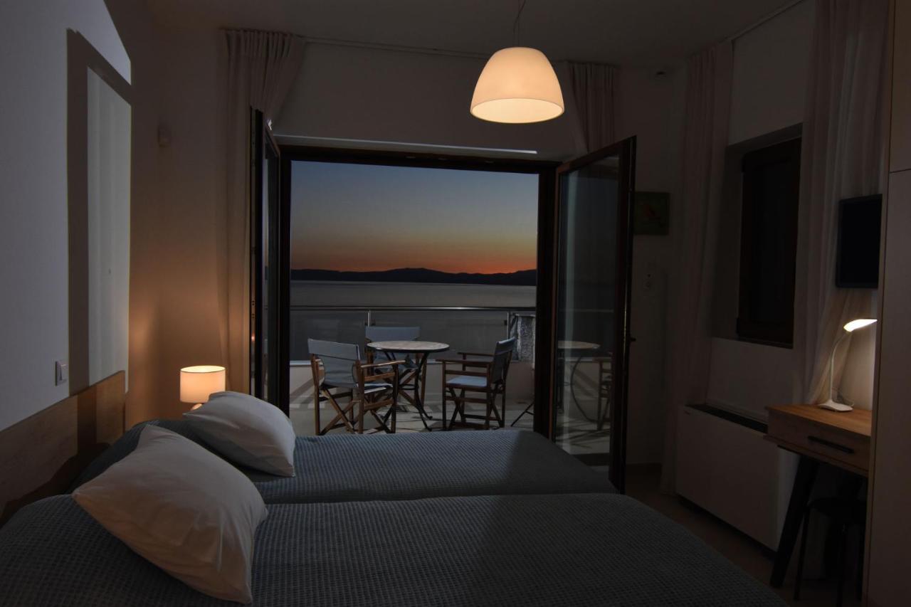 Villa Dafni - Infinite Sea Vistas With Private Pool Kalamáta Buitenkant foto