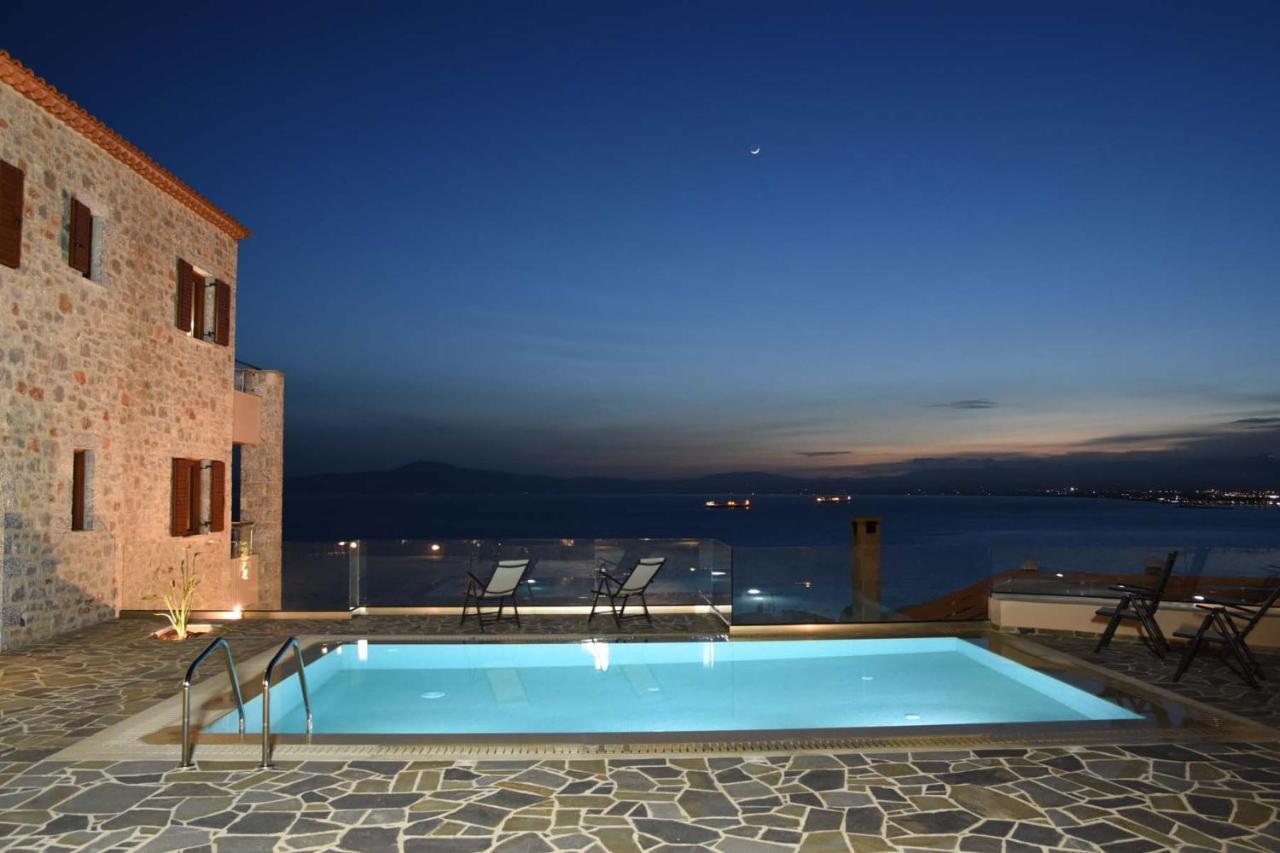 Villa Dafni - Infinite Sea Vistas With Private Pool Kalamáta Buitenkant foto