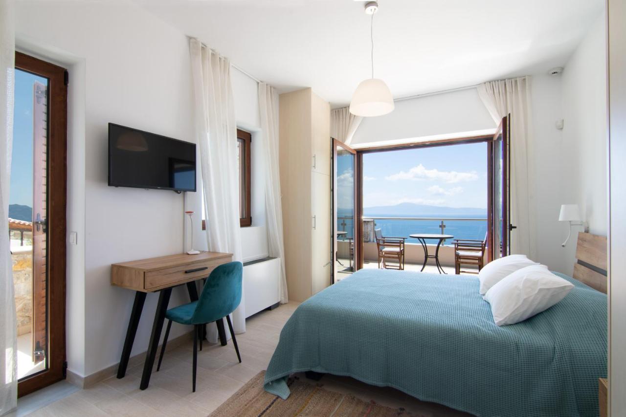 Villa Dafni - Infinite Sea Vistas With Private Pool Kalamáta Buitenkant foto