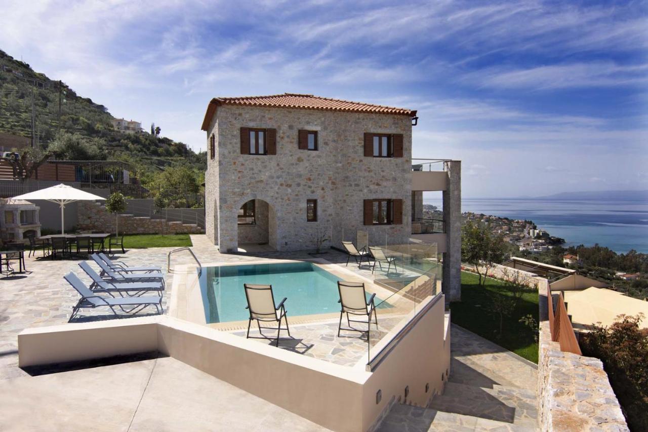 Villa Dafni - Infinite Sea Vistas With Private Pool Kalamáta Buitenkant foto